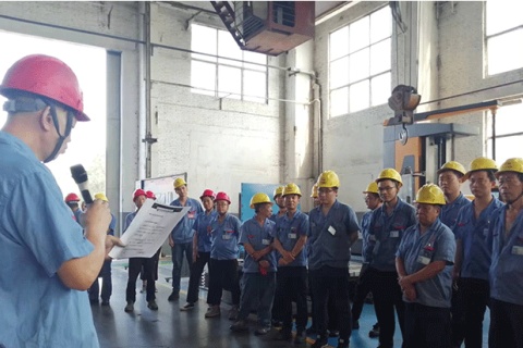 起重機(jī)技能比賽，廣維精英展示他們的技能