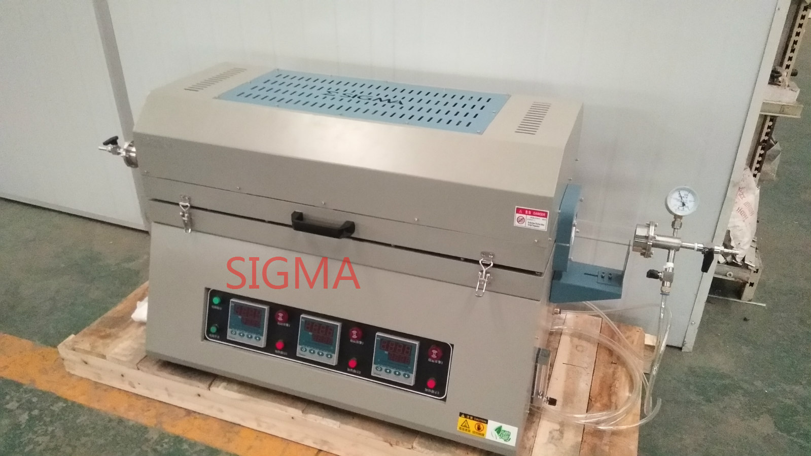 1400度三溫區(qū)管式爐電阻爐